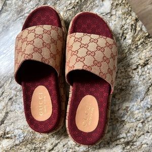 GUCCI Angelina Platform Slide Sandals GG Logo Canvas
